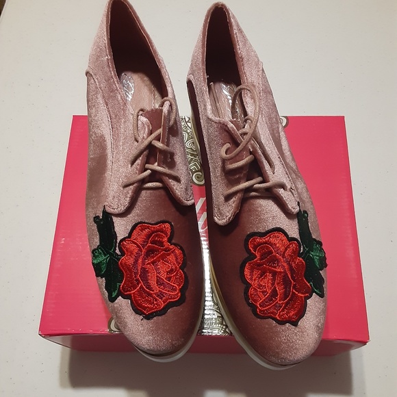 glister shoes wholesale